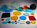 verschiedene durchgefärbte Glasfilter für die Optik