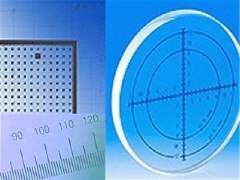 optische Mikrostrukturierungen an Glassubstraten, wie Anbringen von Fadenkreuze und Skalen
